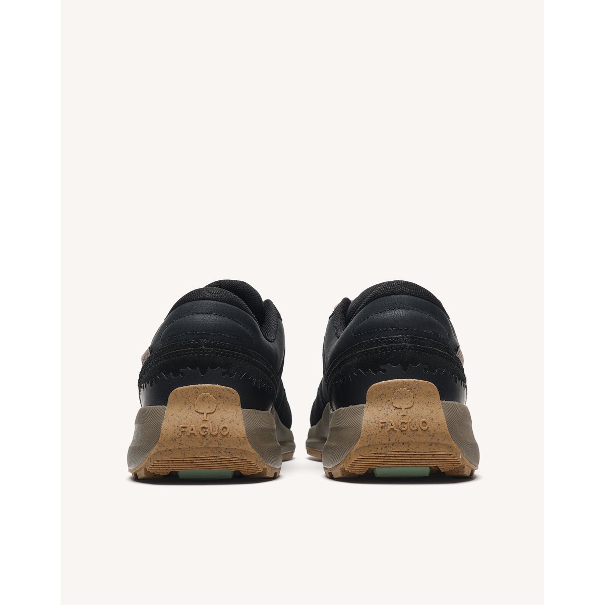 Baskets running en cuir noir, FAGUO