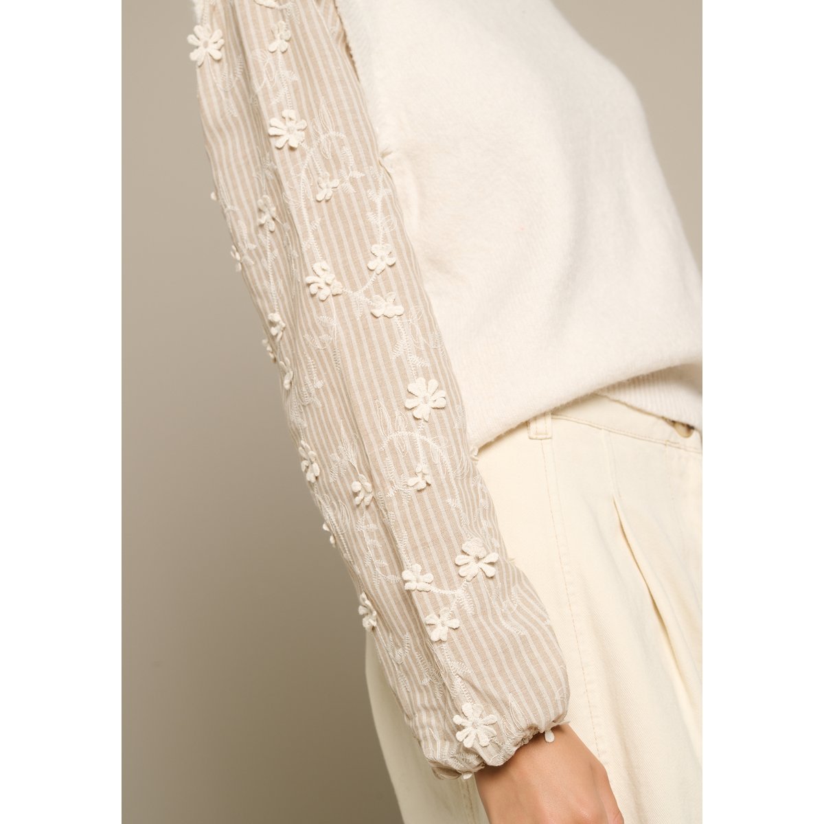 Pull à manches brodées lt beige, LOLALIZA