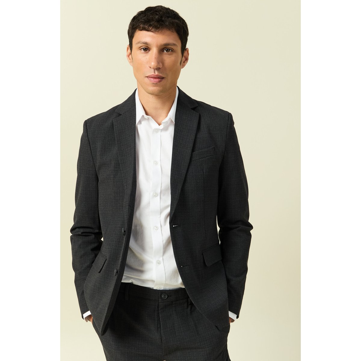 Blazer cintré court col tailleur noir, BONOBO