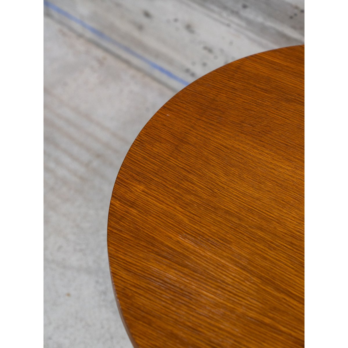 Table basse ronde en bois Donna N°970 - Bon état bois foncé, DEBONGOUT