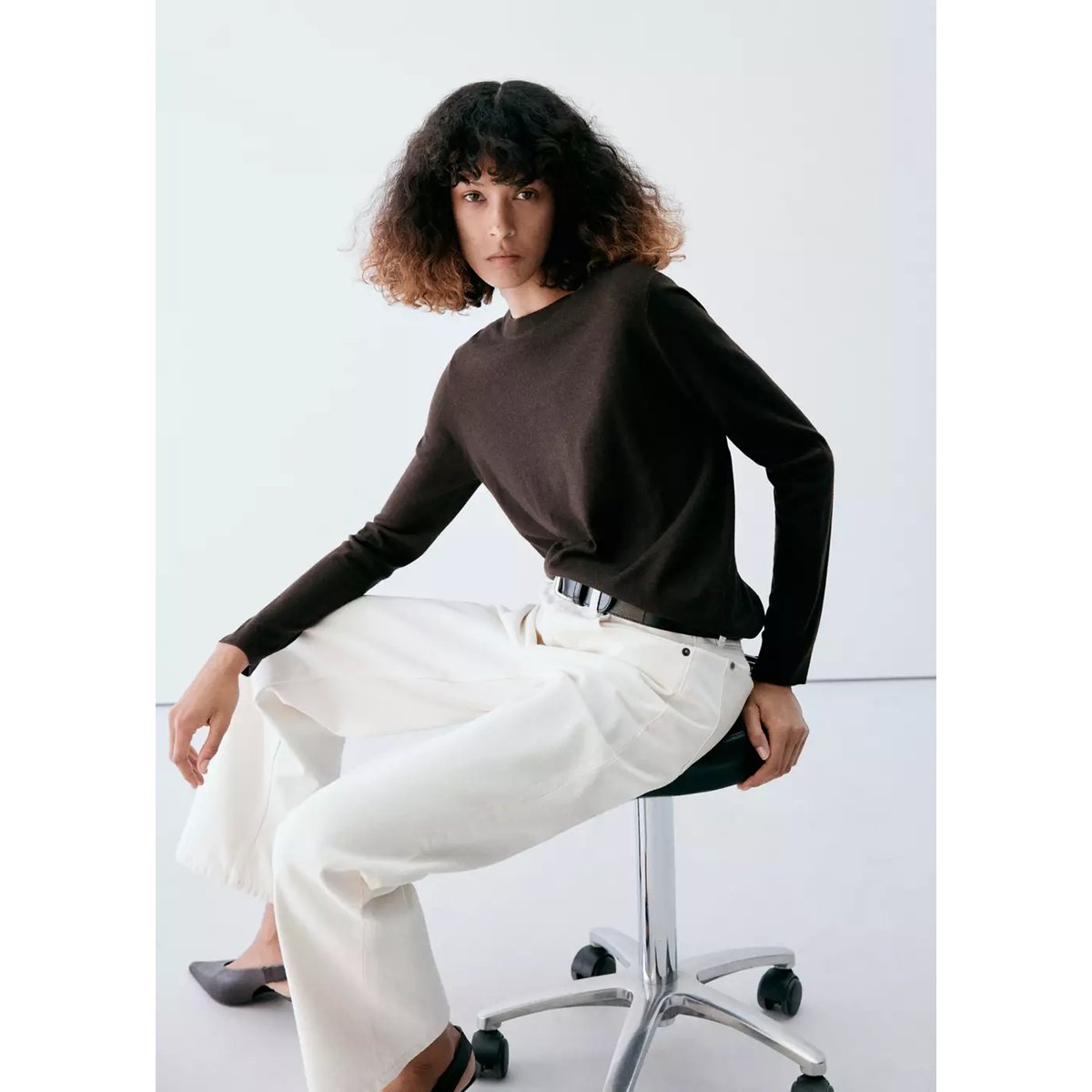 Pull en maille à col rond marron, MANGO