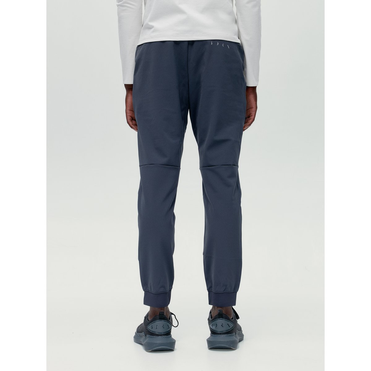Jogger de sport homme Tiber Taille basse toucher doux gris charbon, BORN