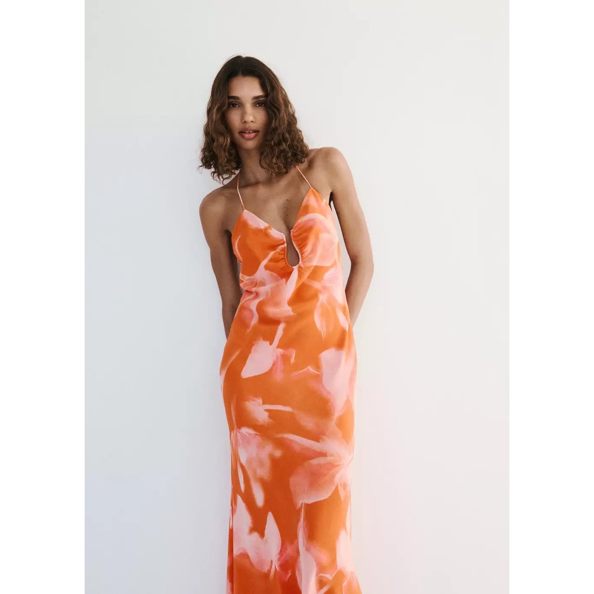 Robe à fleurs cut-out métallisée orange, MANGO