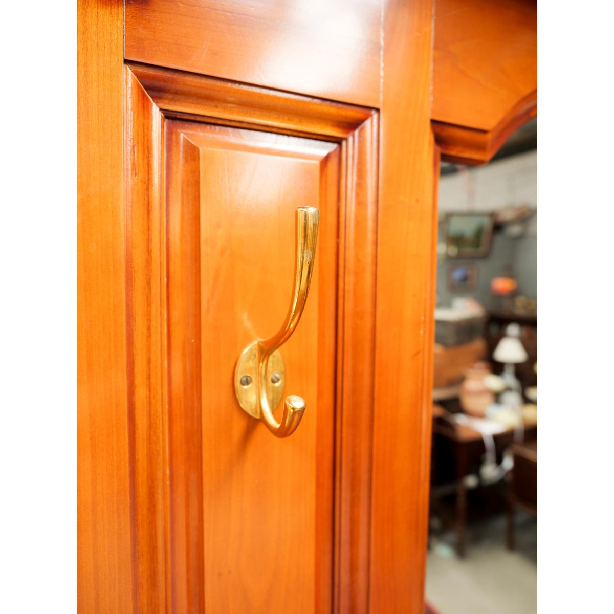 Grand vestiaire en bois Max N°355 - Bon état bois clair, DEBONGOUT