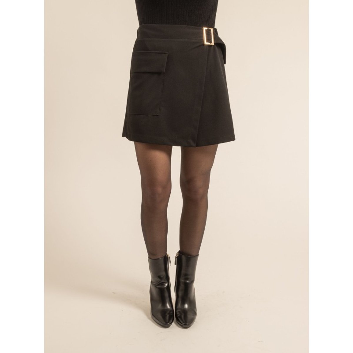 Jupe Short Xeparine noir, DONA LISA