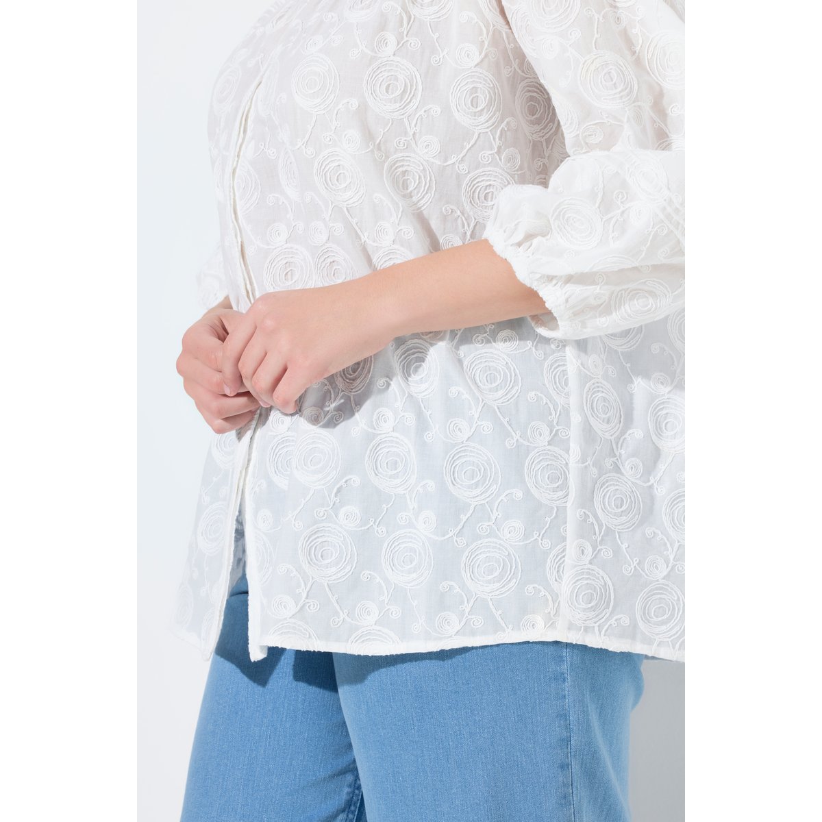 Chemisier en coton bio avec broderies blanc cassé, ULLA POPKEN