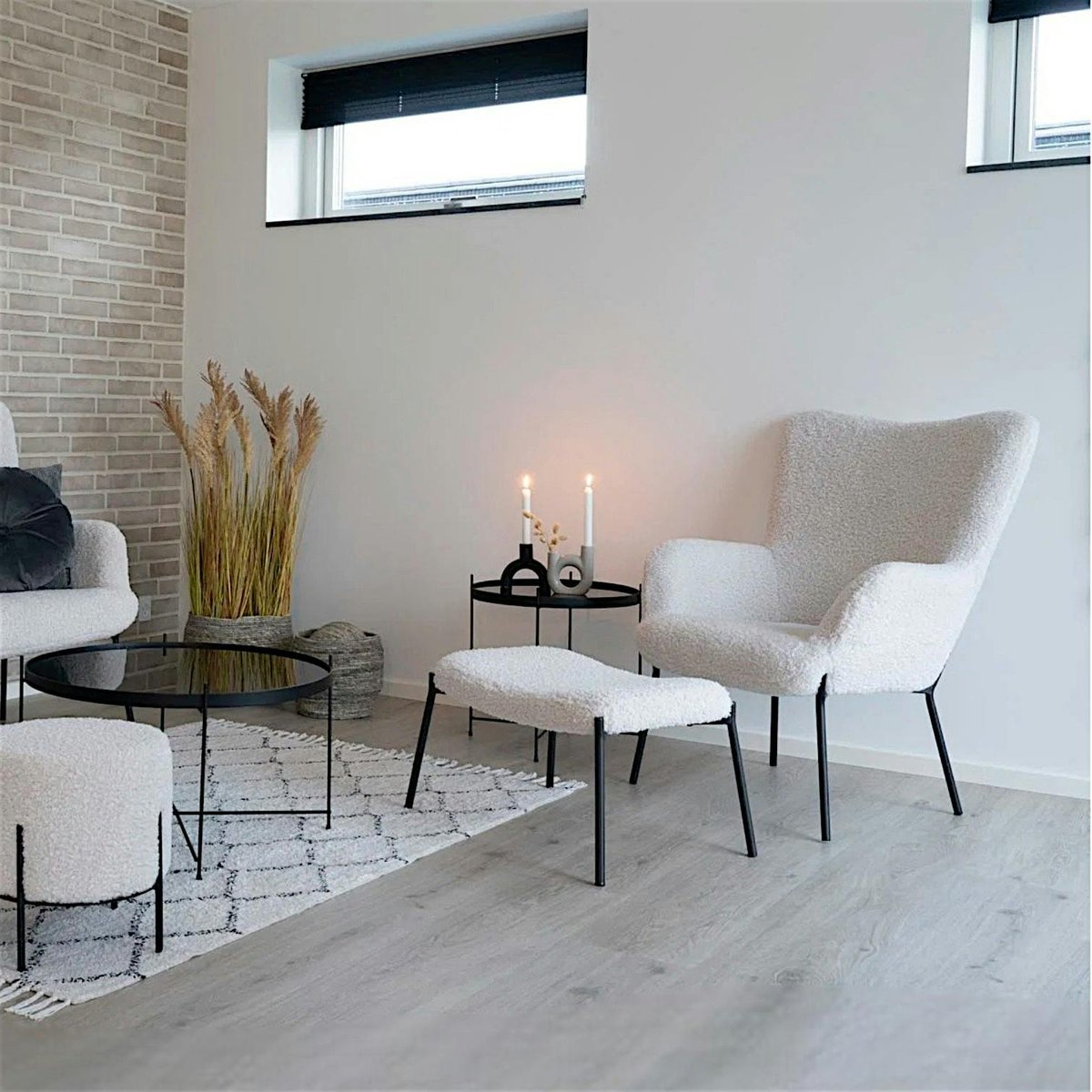 Fauteuil + repose-pieds en tissu BERLIN blanc, PIER IMPORT