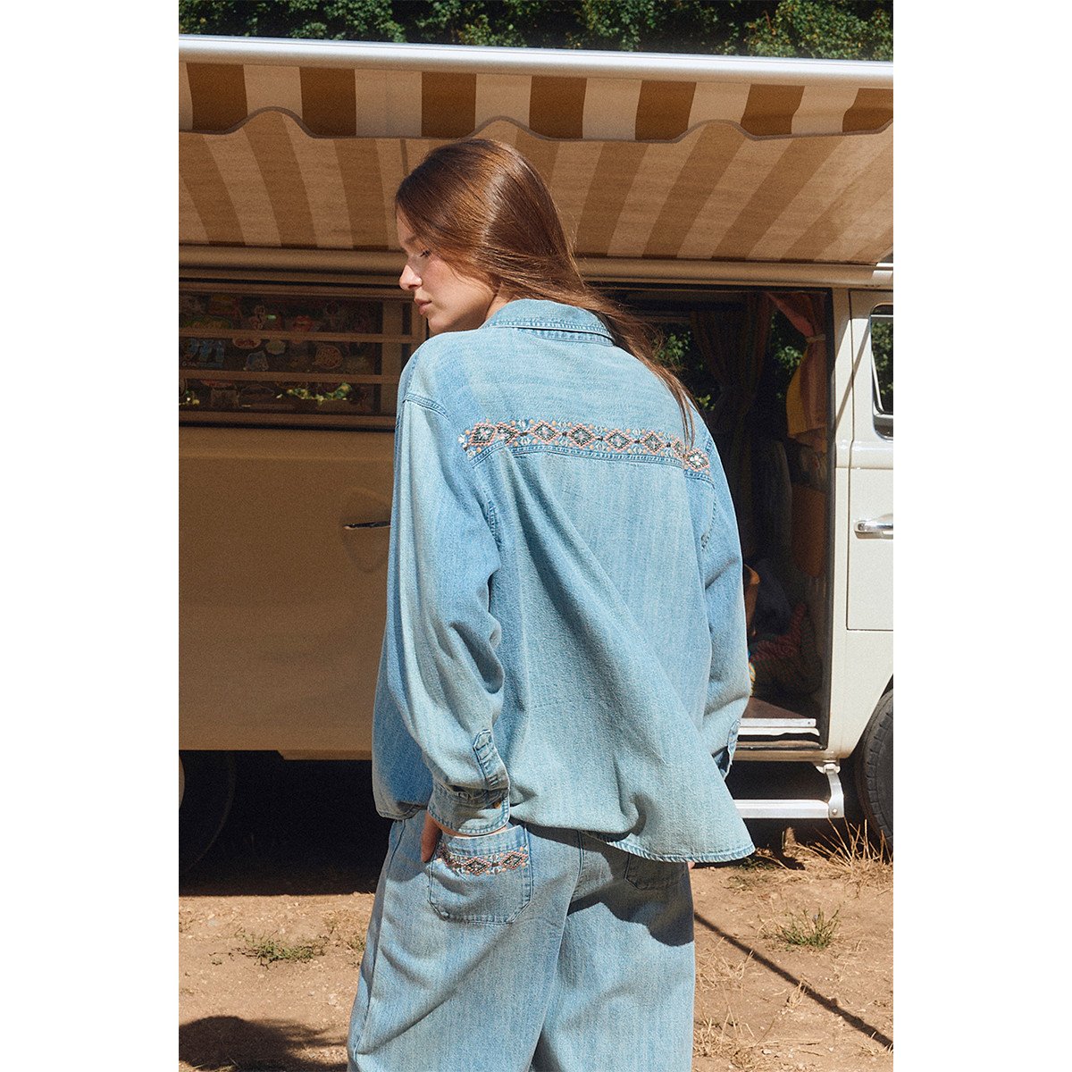 Chemise en jean, détails perles bleu, MOLLY BRACKEN