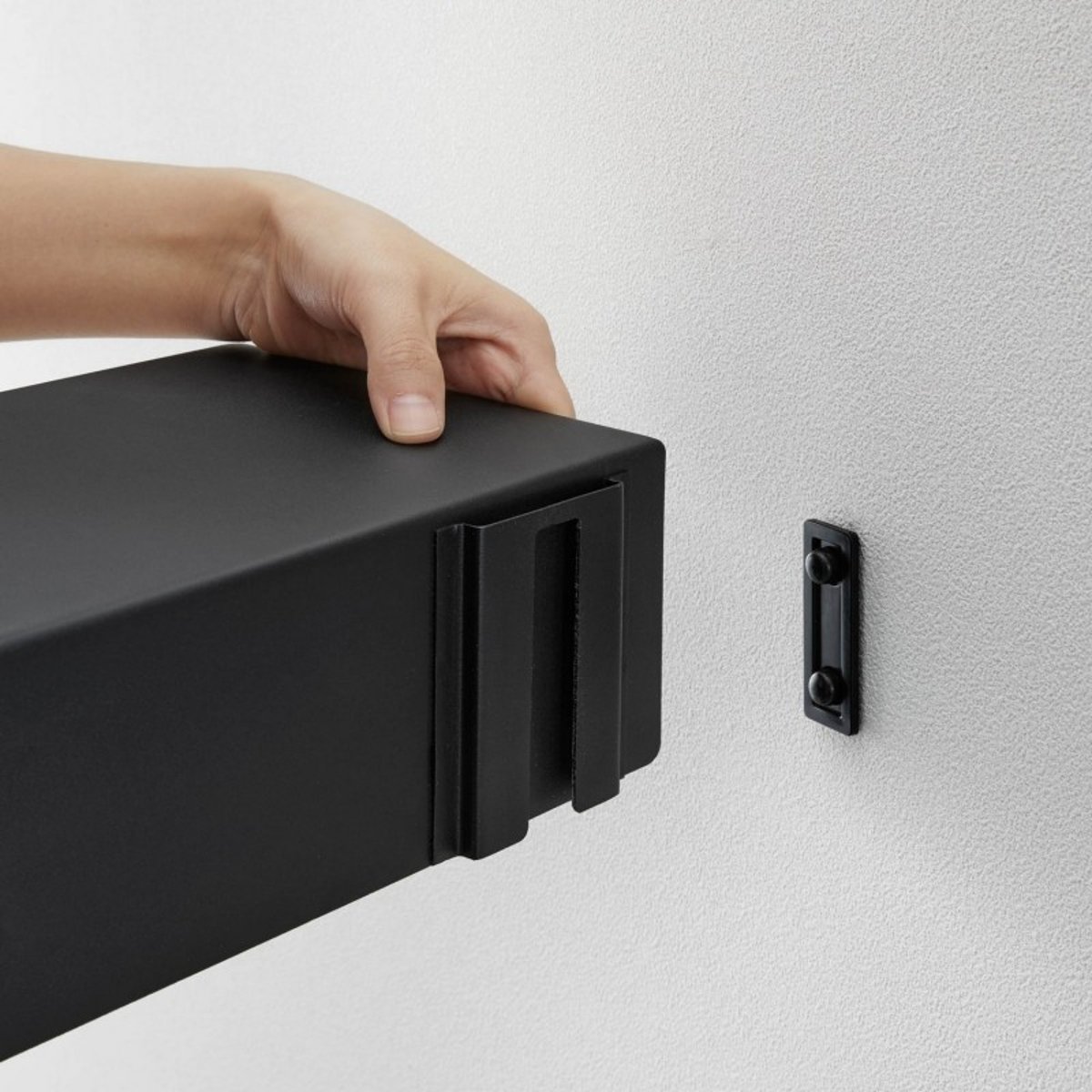 Etagère murale étroite design acier  TOWER noir, YAMAZAKI