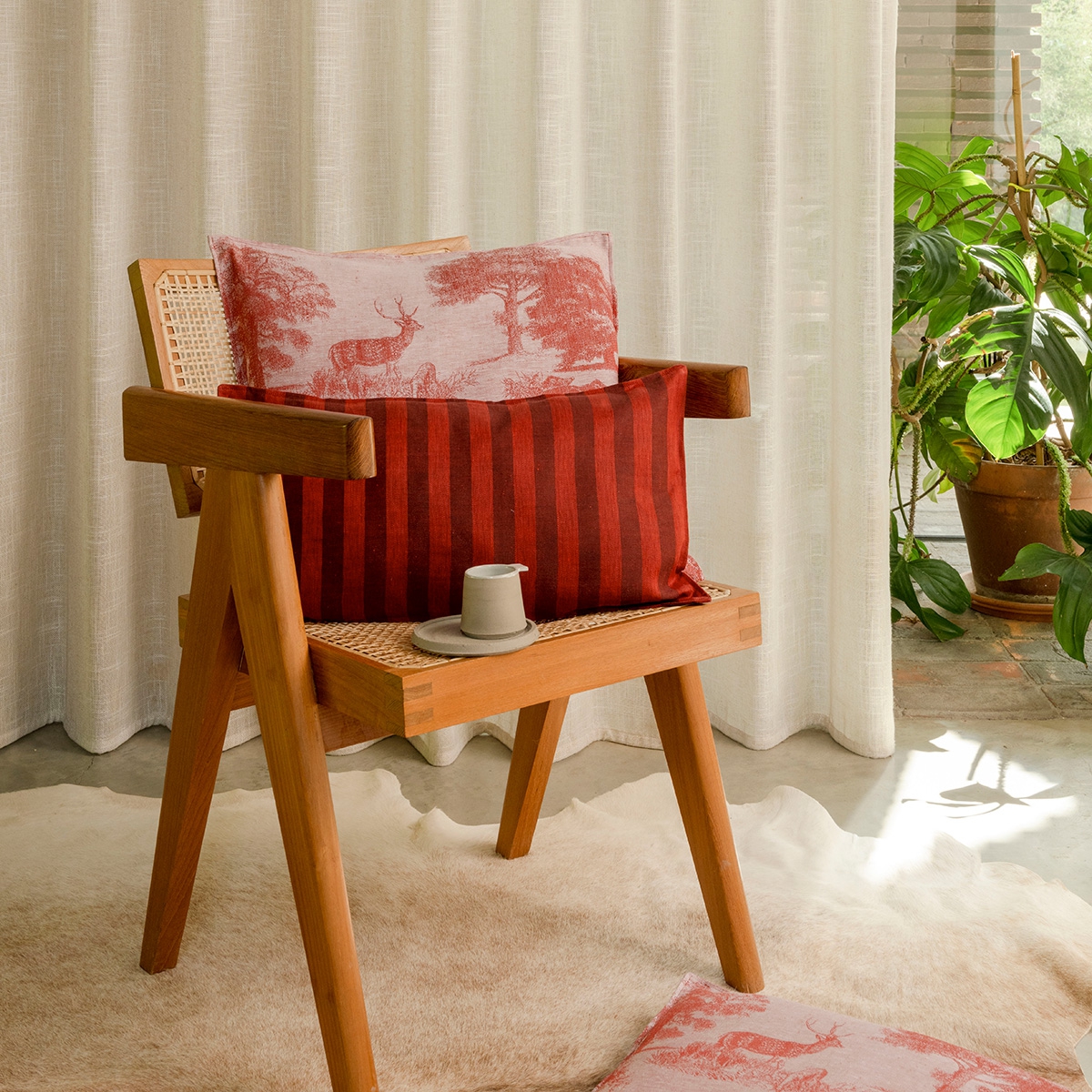 Housse de coussin en Lin, SOUVERAINE carmin, LE JACQUARD FRANCAIS