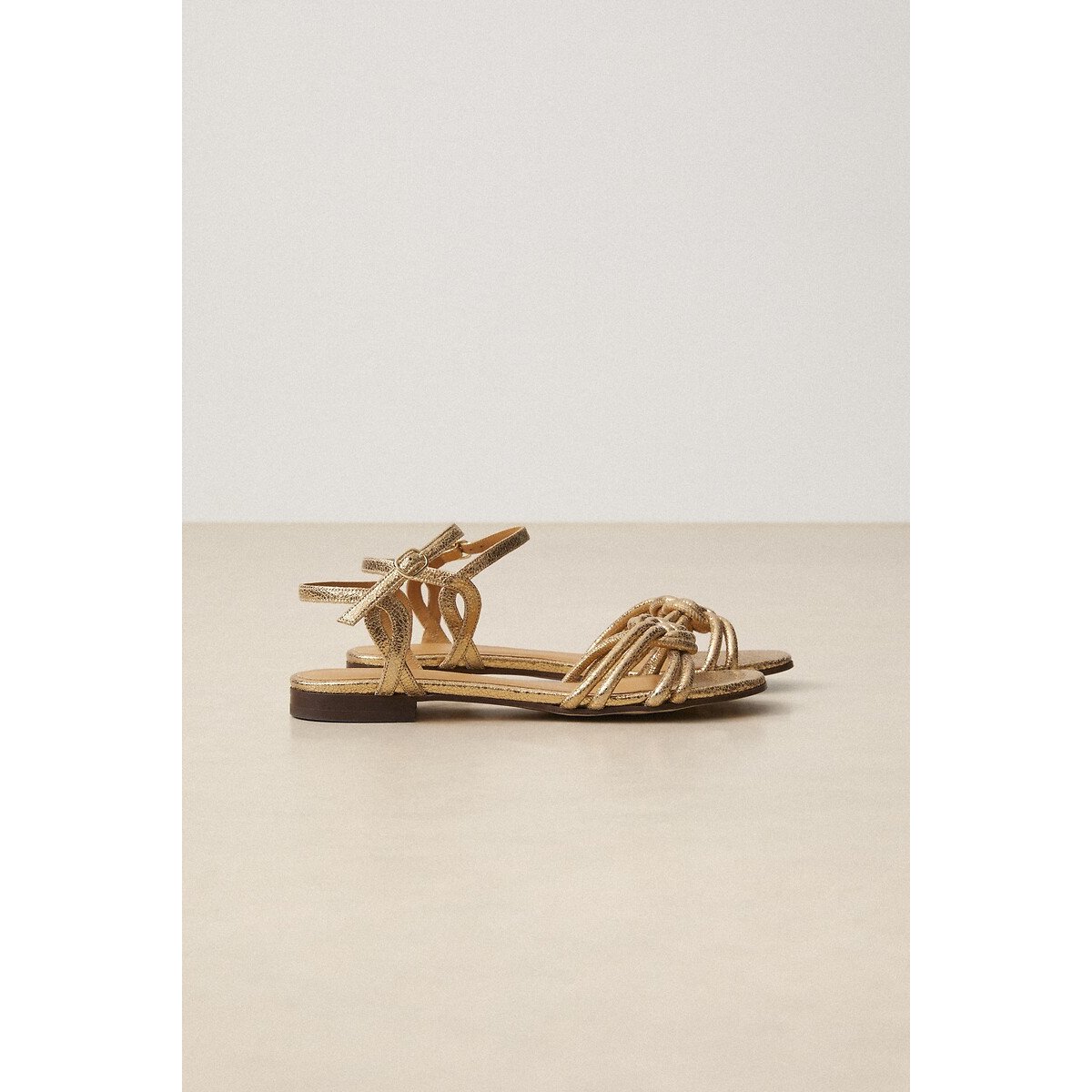 Flache Sandalen aus Leder n°112 goldfarben, RIVECOUR