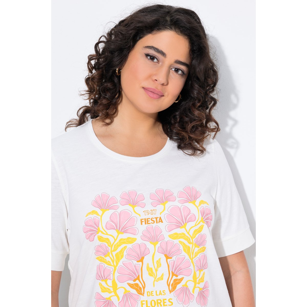 T-shirt à col rond et manches courtes. blanc cassé, ULLA POPKEN
