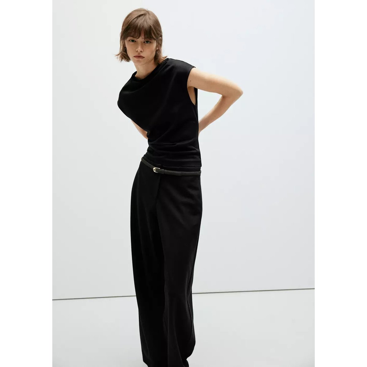 Top asymétrique drapé noir, MANGO