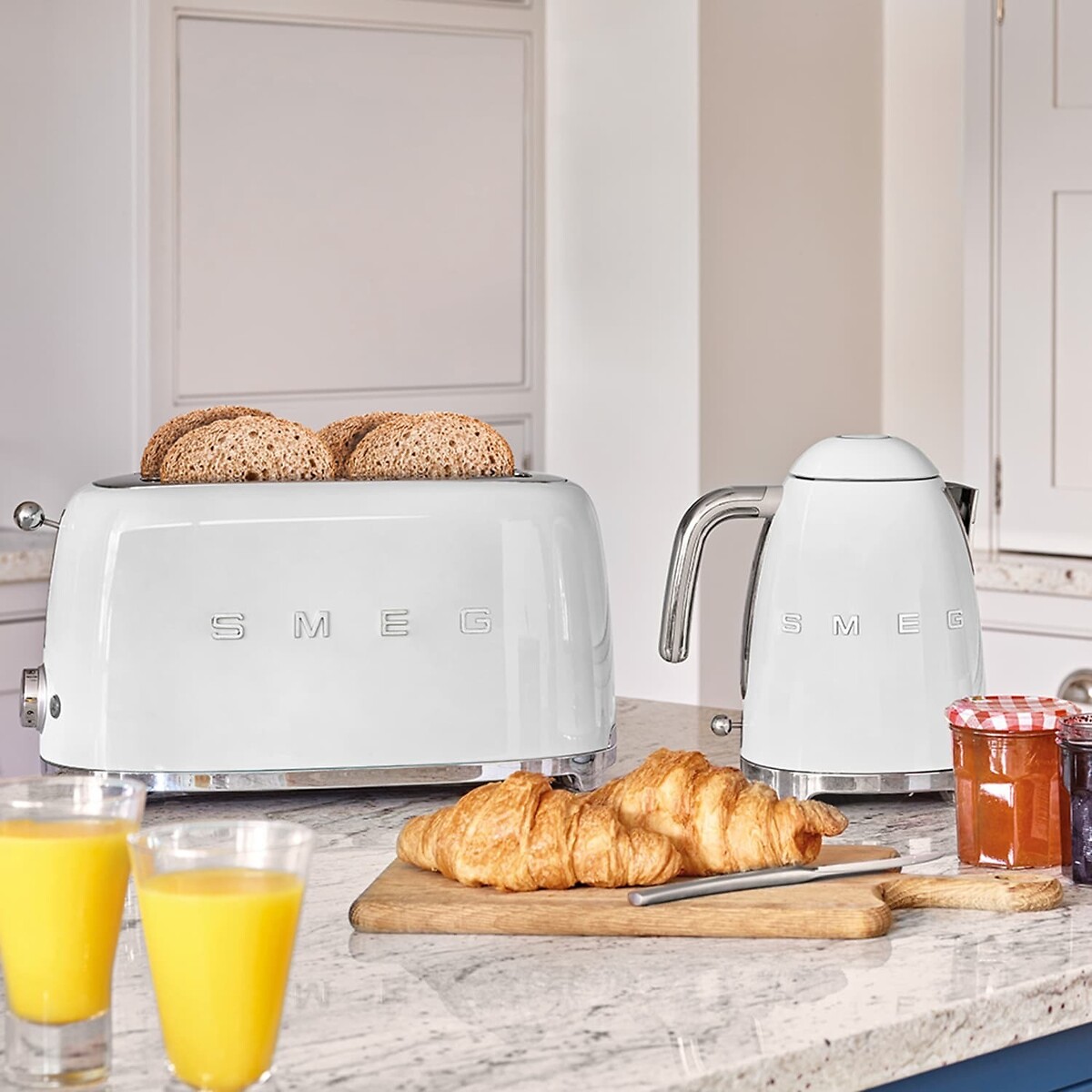 Retro Style 1.7L Kettle & 4-Slice Toaster white, SMEG