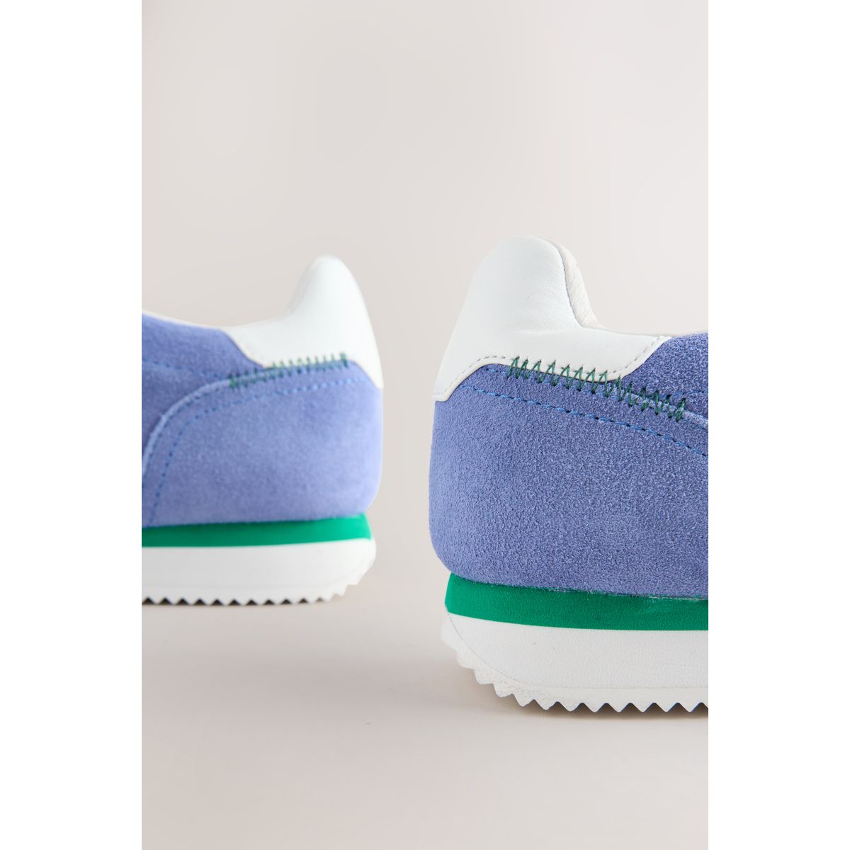 Baskets rétro en cuir à lacets et bout rond bleu, NEXT
