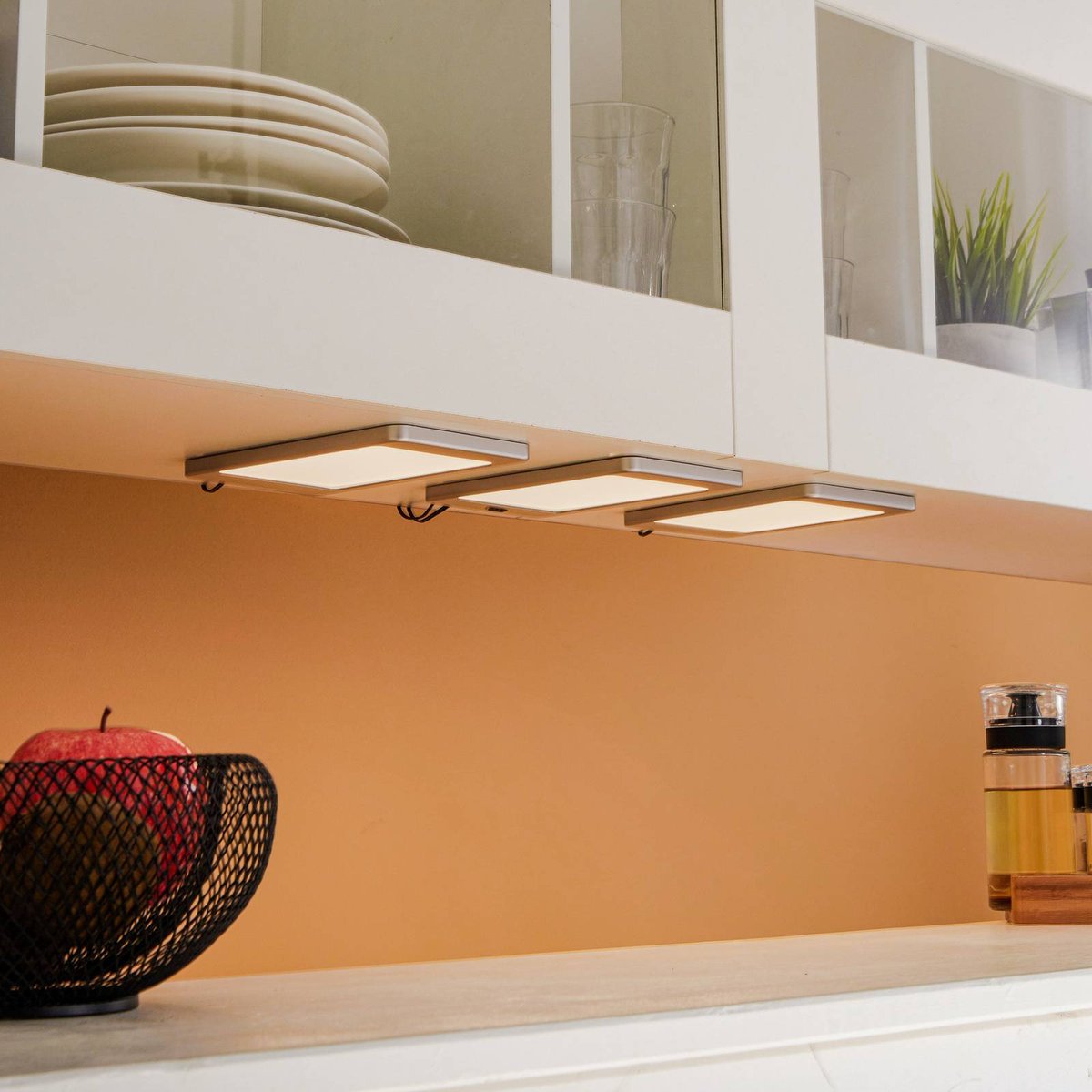 Lampes sous meuble moderneLED, Svela argenté, LINDBY
