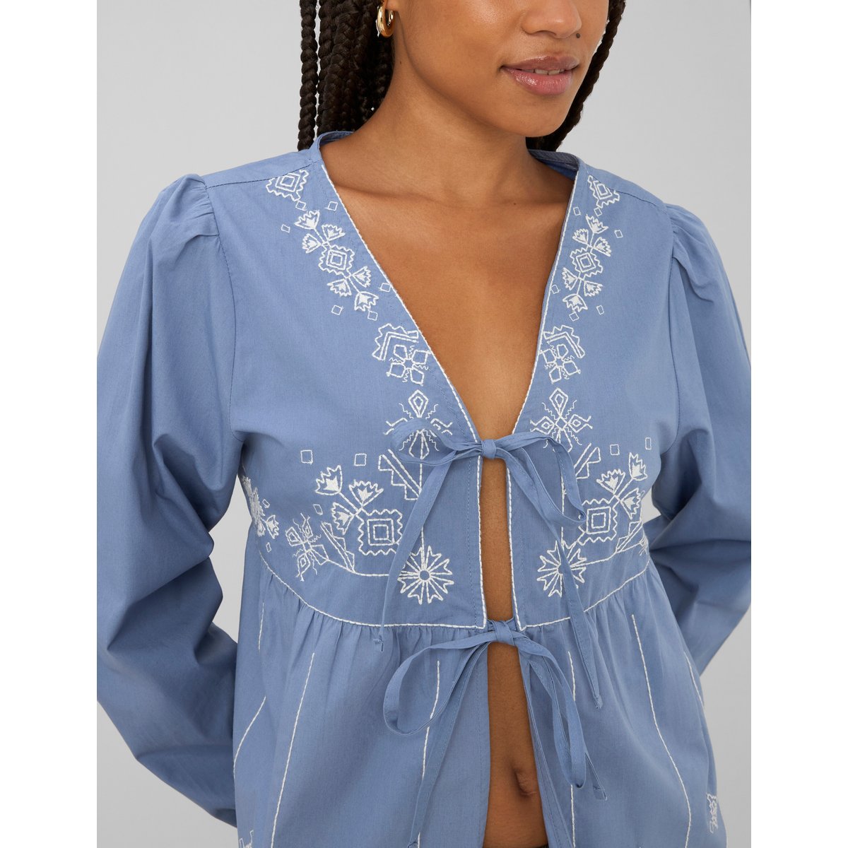 Blouse manches longues brodée bleu moyen, BZB