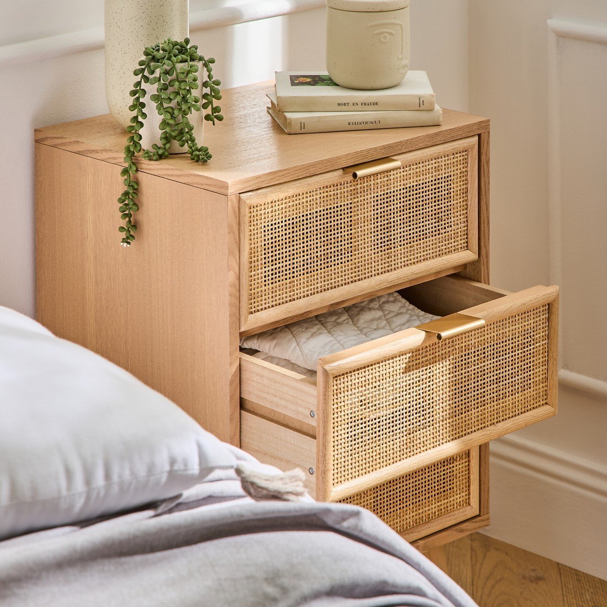 Table de chevet 3 Tiroirs Façade en Cannage Rotin Naturel - MIYA bois clair, CALICOSY