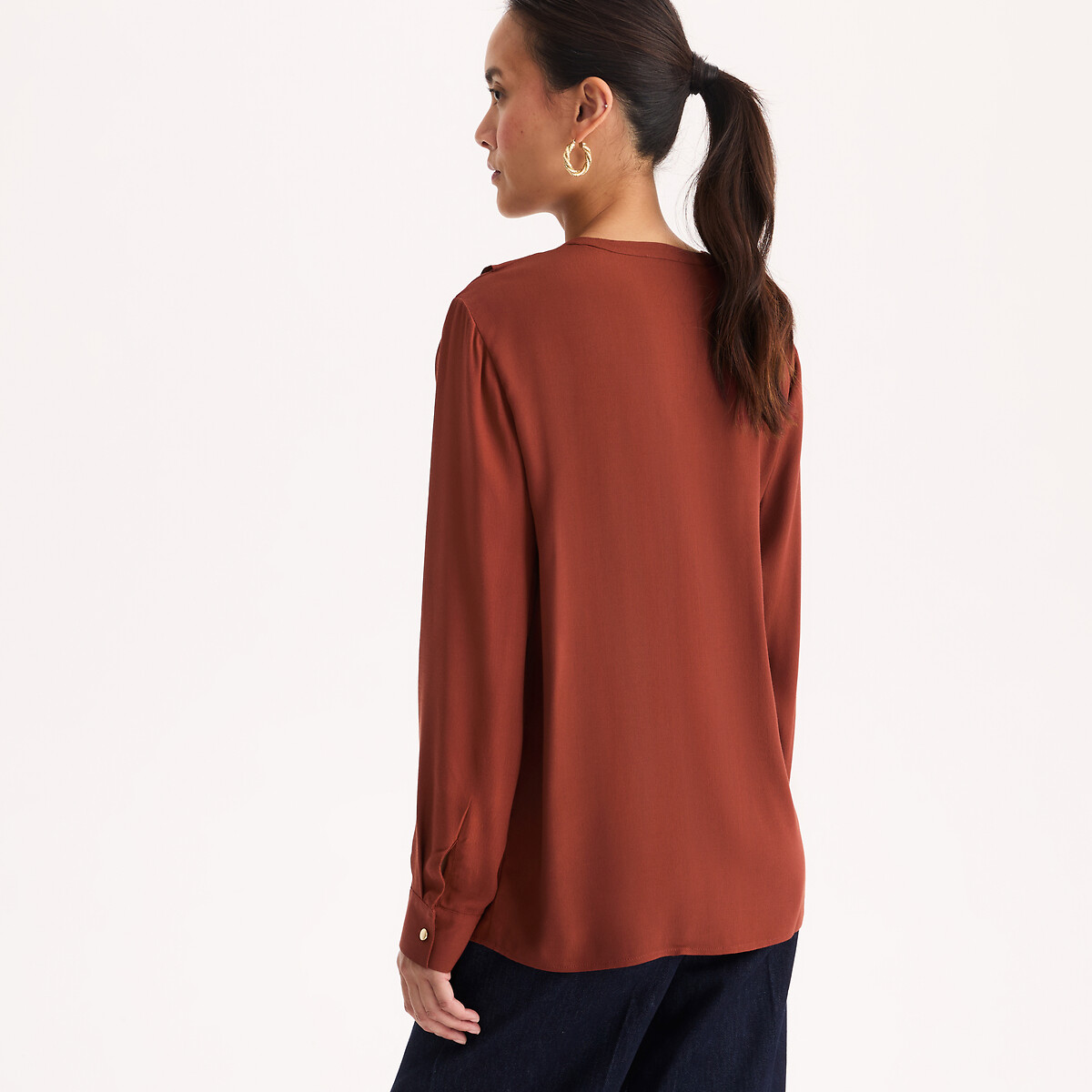 Camicetta con scollo a V, volant e maniche lunghe marrone fard, ANNE WEYBURN