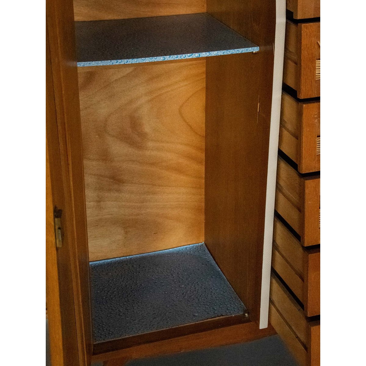 Armoire en bois et osier Blandine N°392 - Bon état blanc, DEBONGOUT