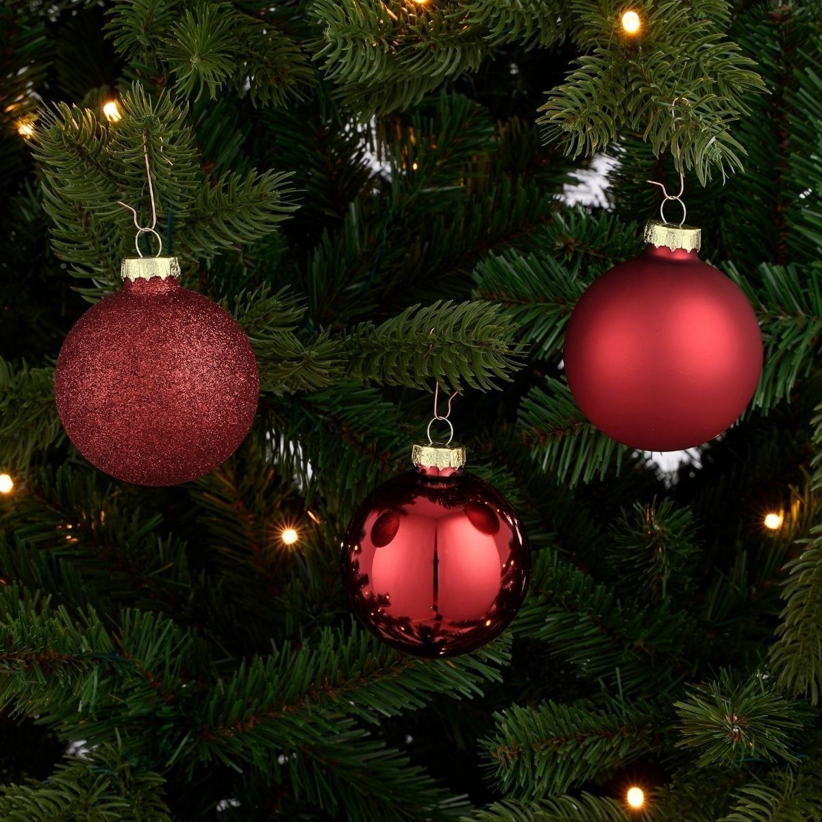Lot de 26 boules de Noël en verre NOELA rouge foncé, MICA DECORATIONS