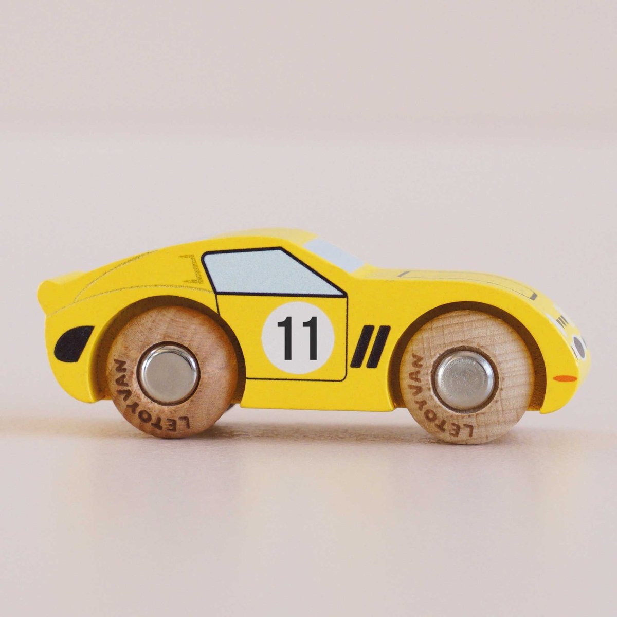 Voiture Luca No 24 jaune, LE TOY VAN