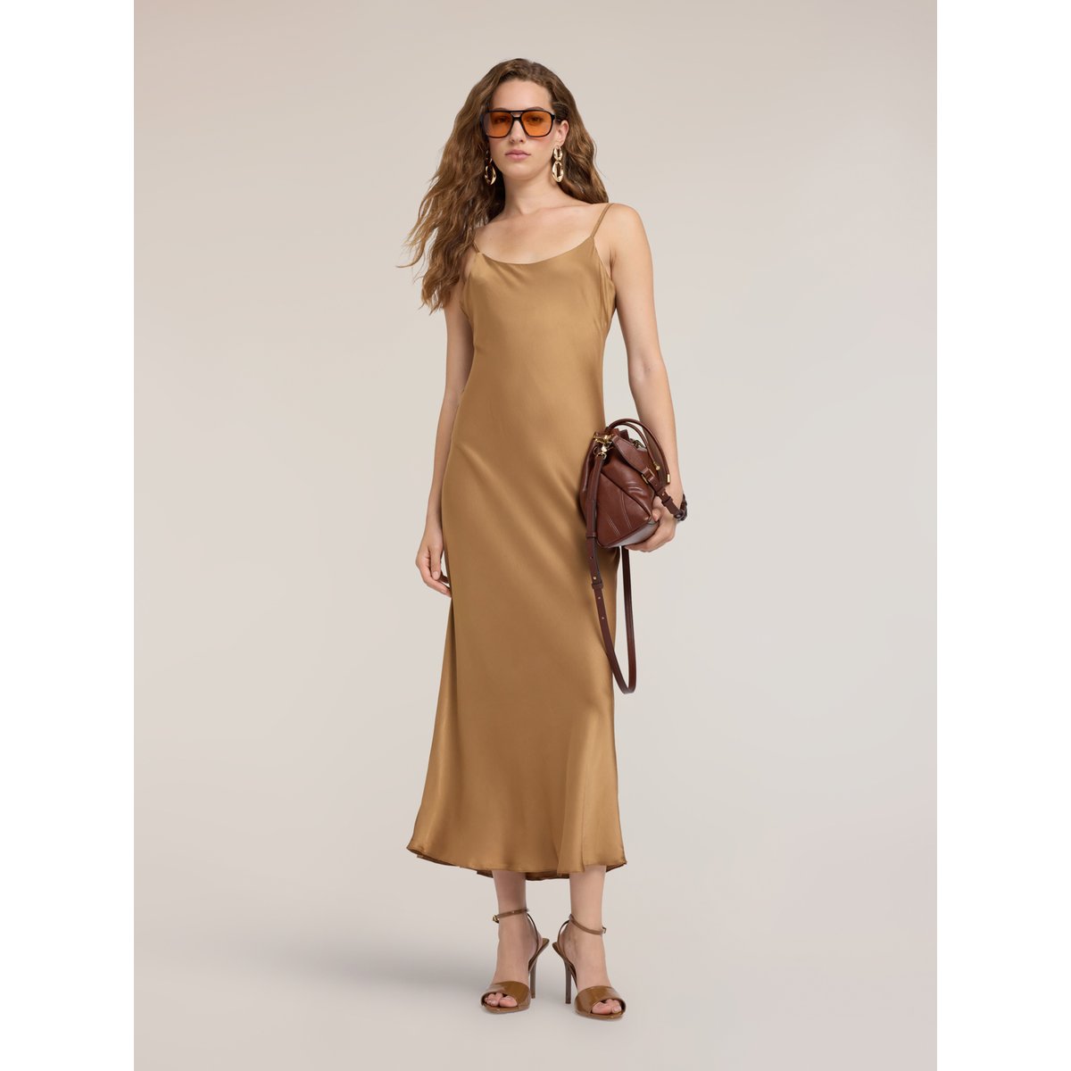 Robe longue à fines bretelles beige, MOTIVI