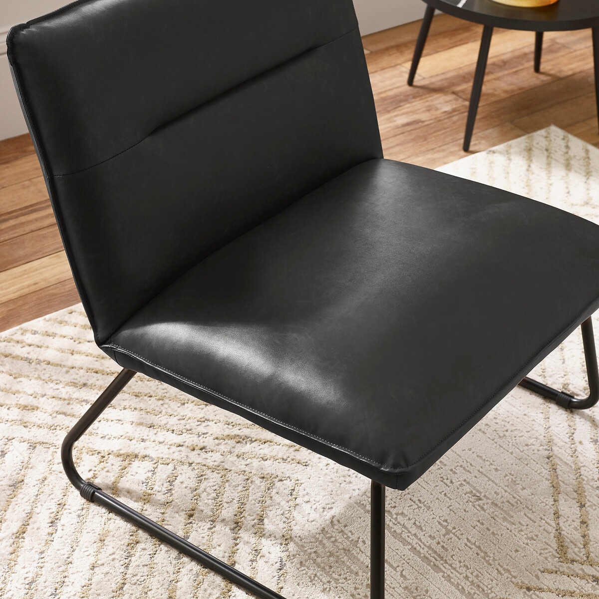 Sutton Cantilever Faux-Leather Lounge Chair black, SO'HOME