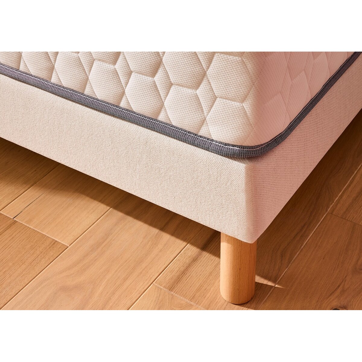 Set di materasso con 580 molle, 5 zone, e base letto imbottita BEAUTY BED 2 tissé sable blanc, MERINOS