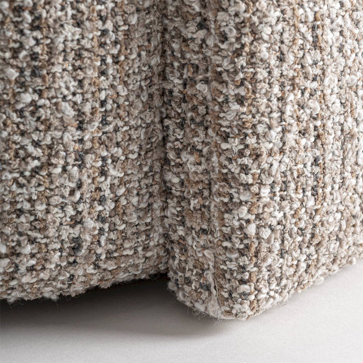 Chaise contemporaine en chenille beige chiné, RECOLLECTION
