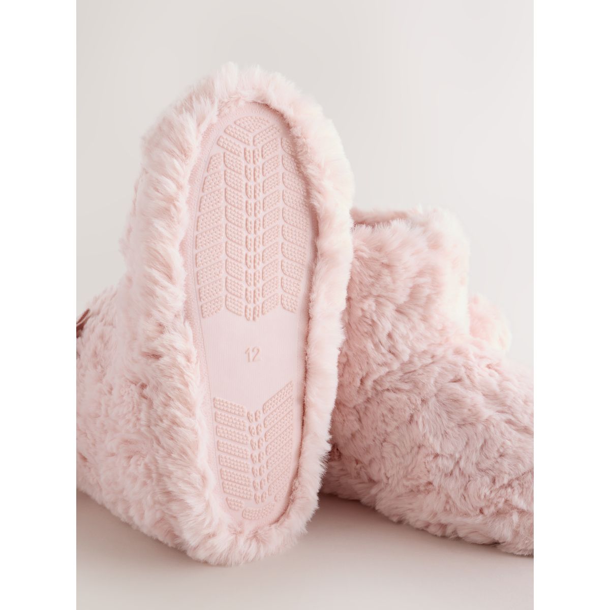 Chaussons style bottines fausse fourrure rose, NEXT