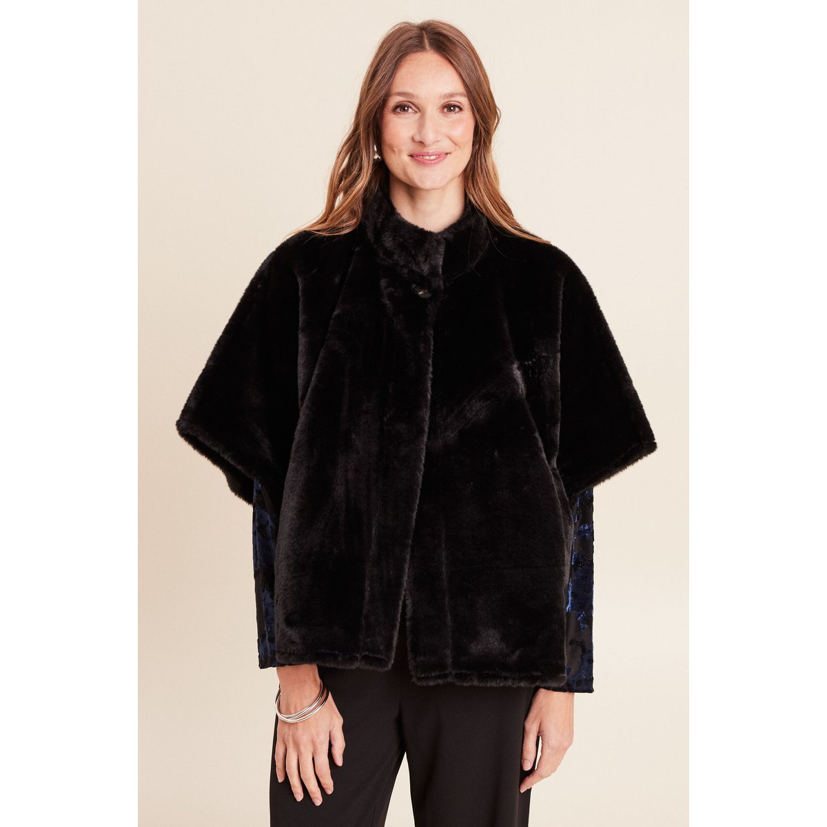 Poncho cape noir, BREAL