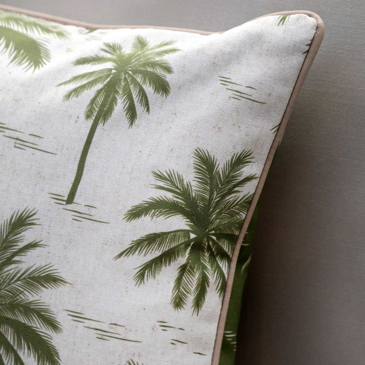 Solstice Cushion green, ÉDITÉ