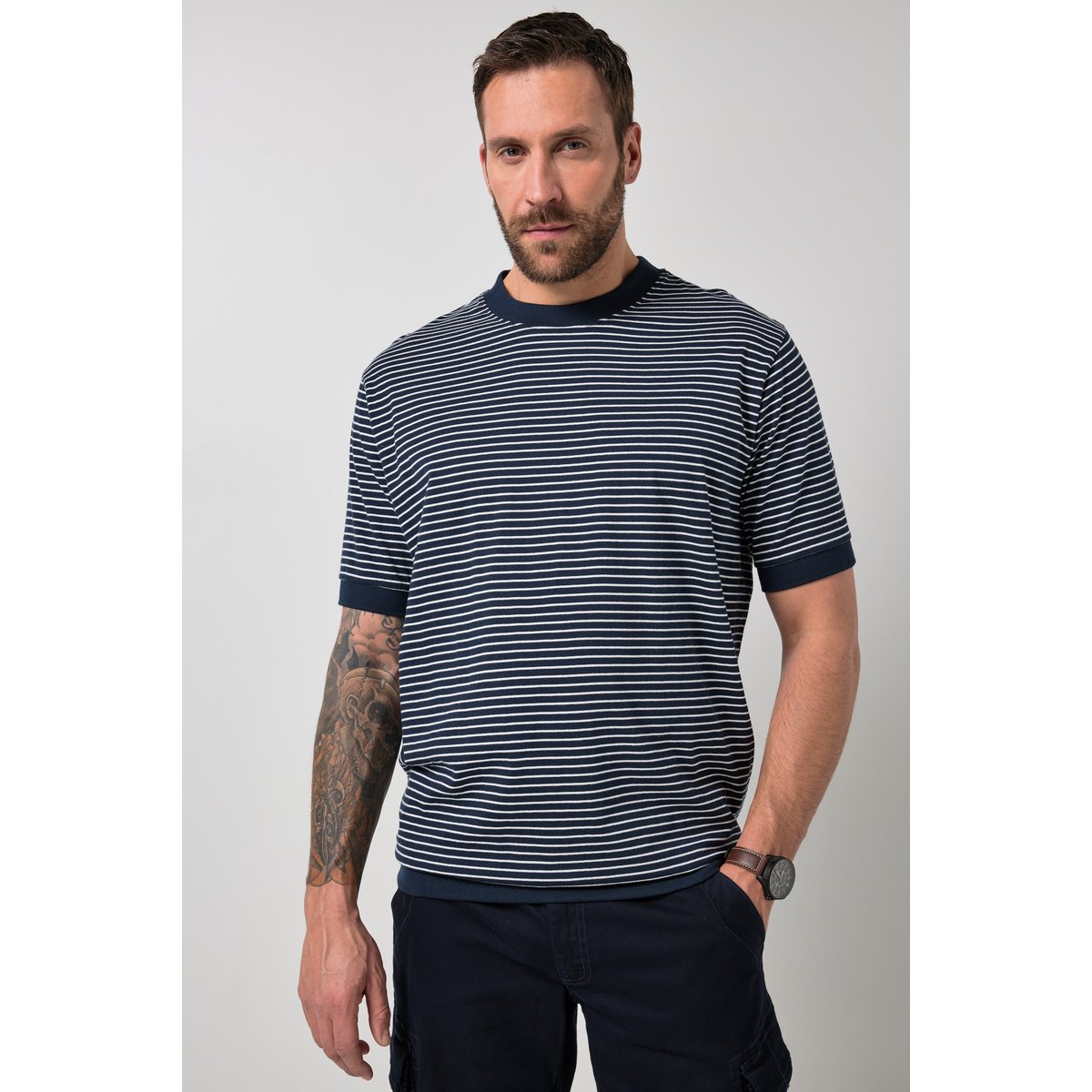 T-shirt à rayures. Manches courtes bleu marine, JP1880
