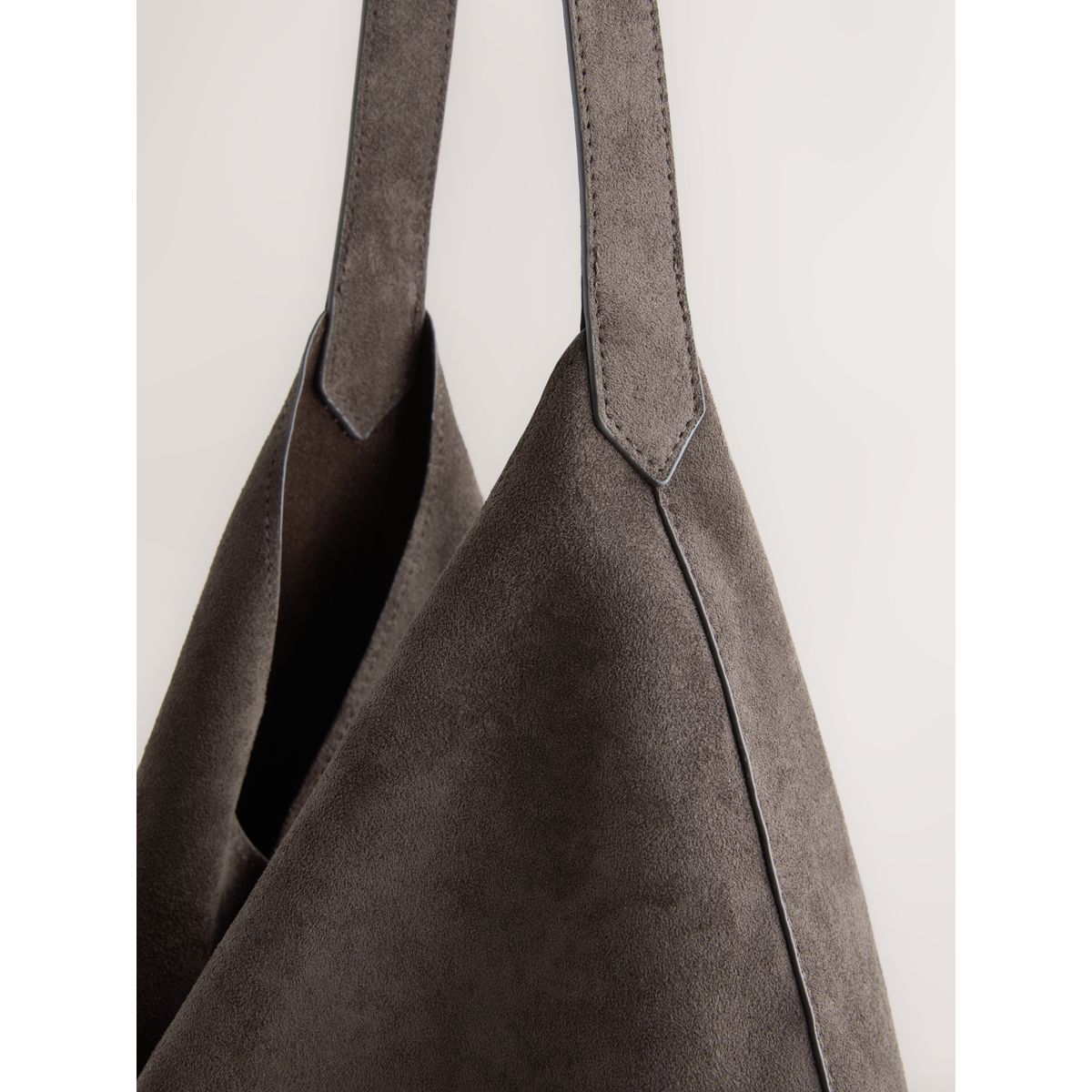 Sac porté épaule en suédine marron chocolat, NEXT