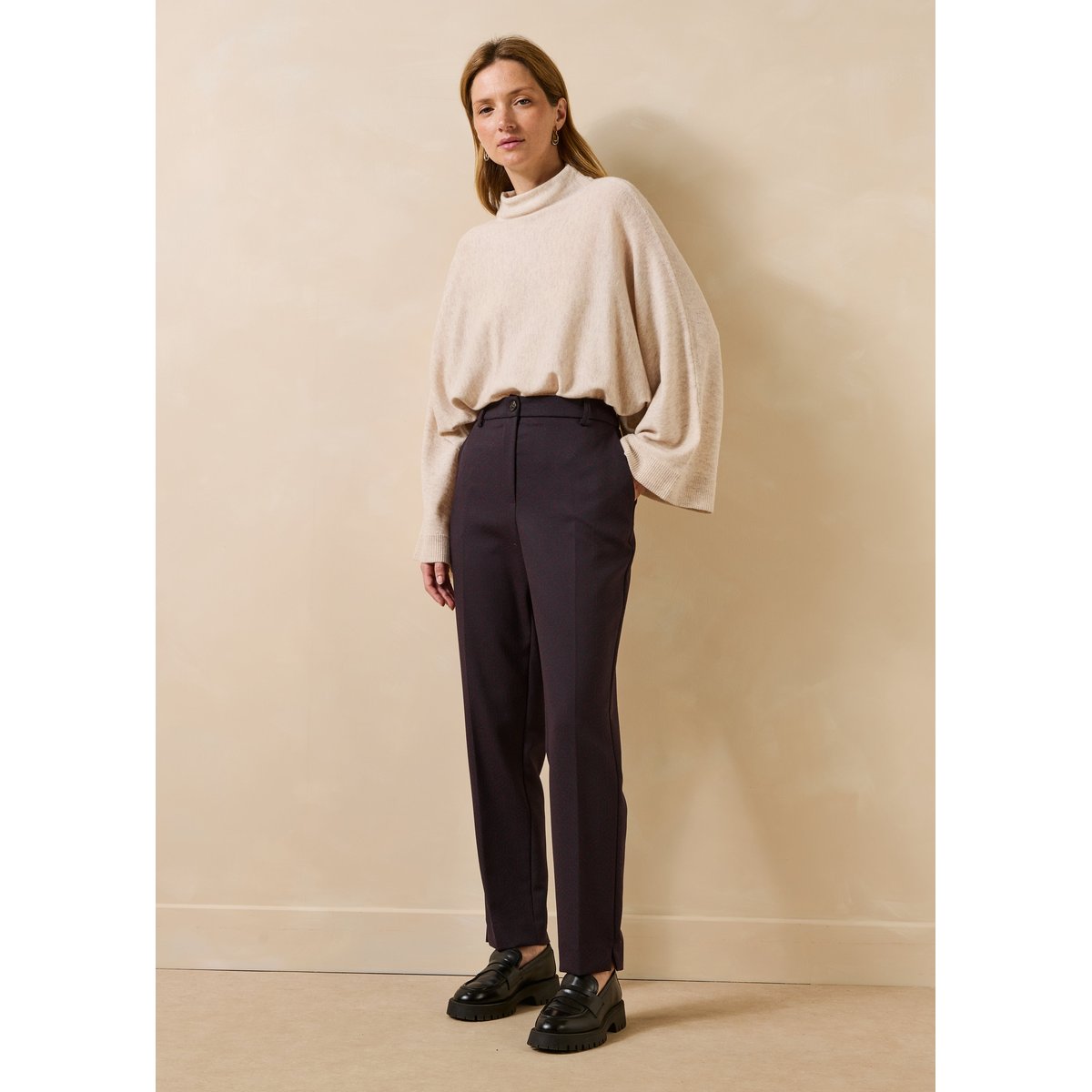 Pantalon carotte en jacquard aubergine/encre, LA FEE MARABOUTEE