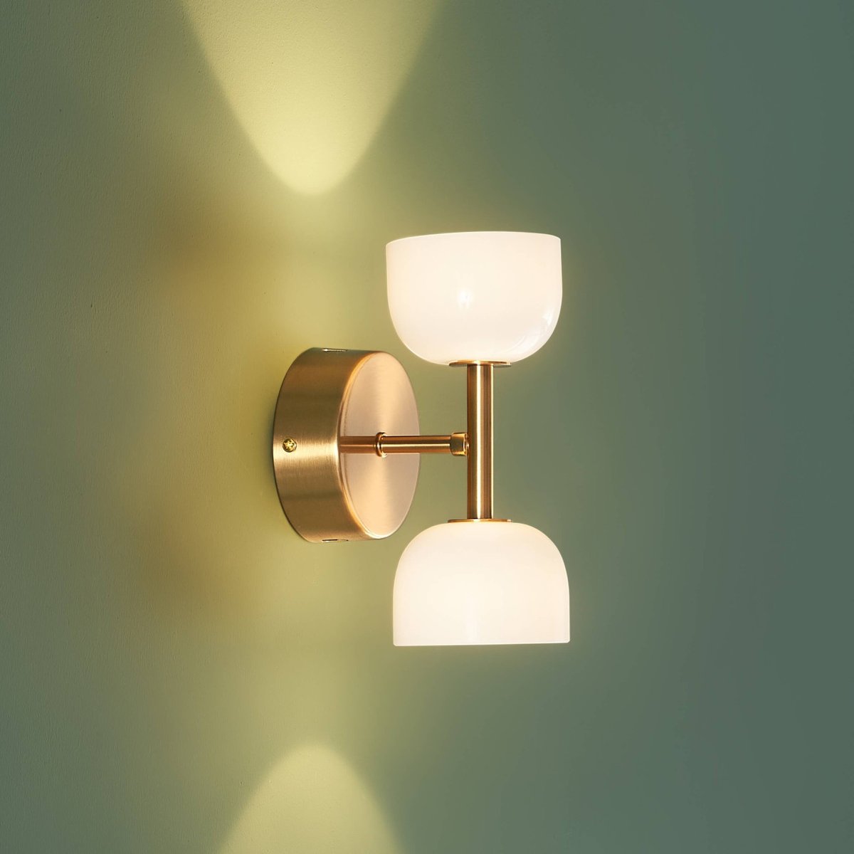 Applique double LED chic - NYSSÉA laiton et blanc, KOSILUM