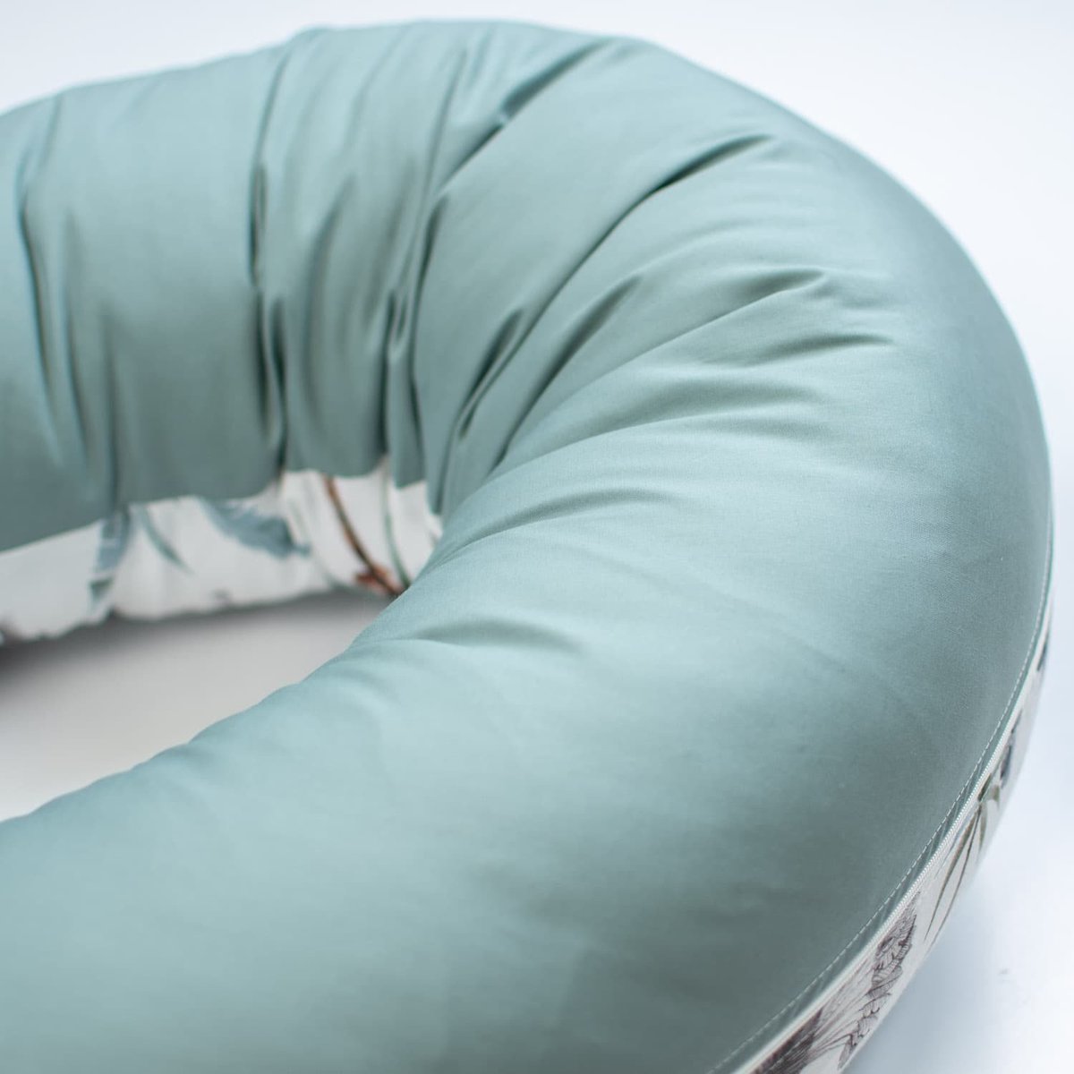 Petit coussin d'allaitement ergonomique + housse SAFARI safari, vert, gris, blanc, SEVIRA KIDS