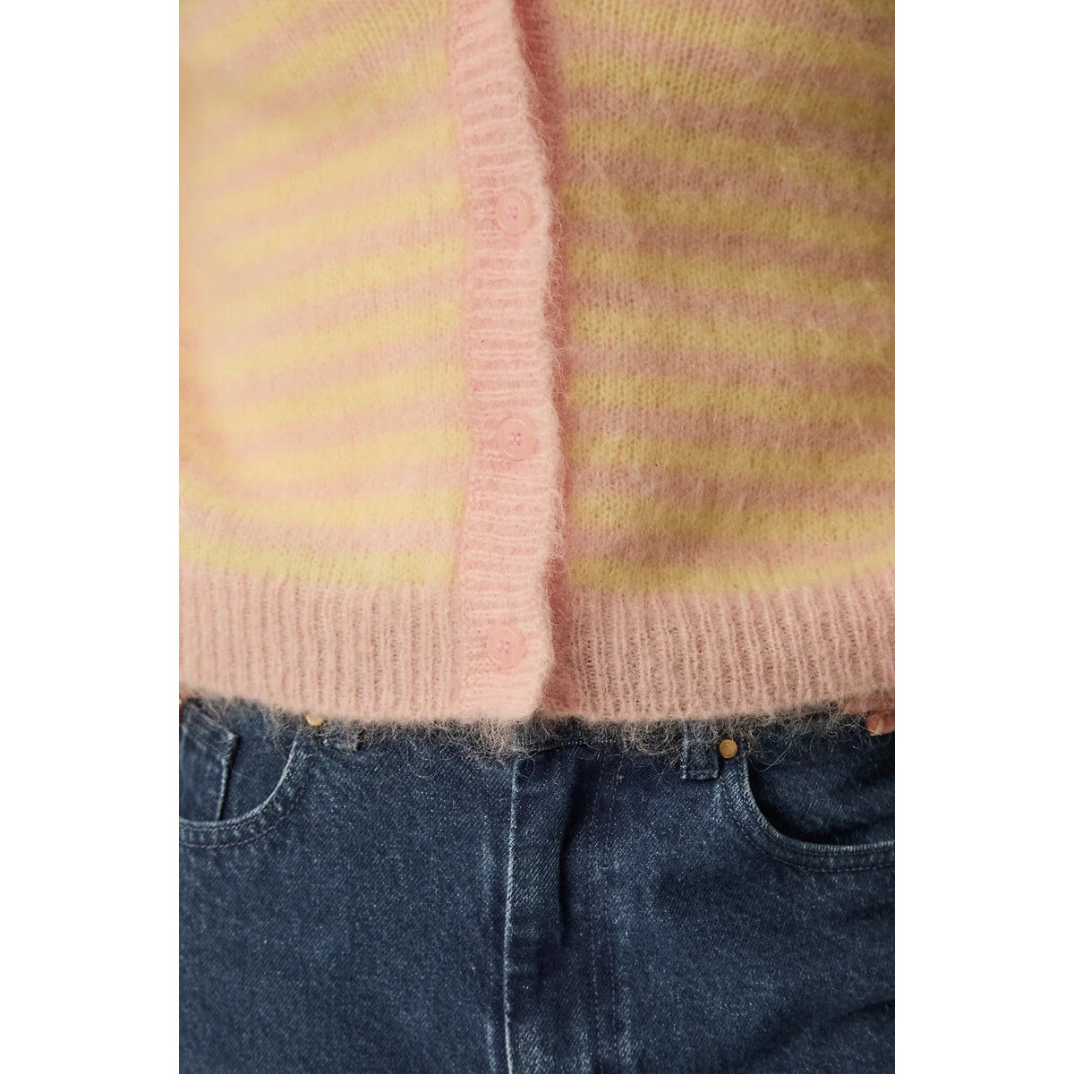 Gilet boutonné col V à rayures, ALVARO rose/jaune, DES PETITS HAUTS