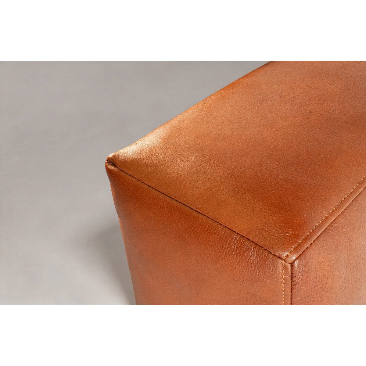 Fauteuil en cuir pleine fleur et chêne ANDERSEN marron clair, PRODUIT INTERIEUR BRUT