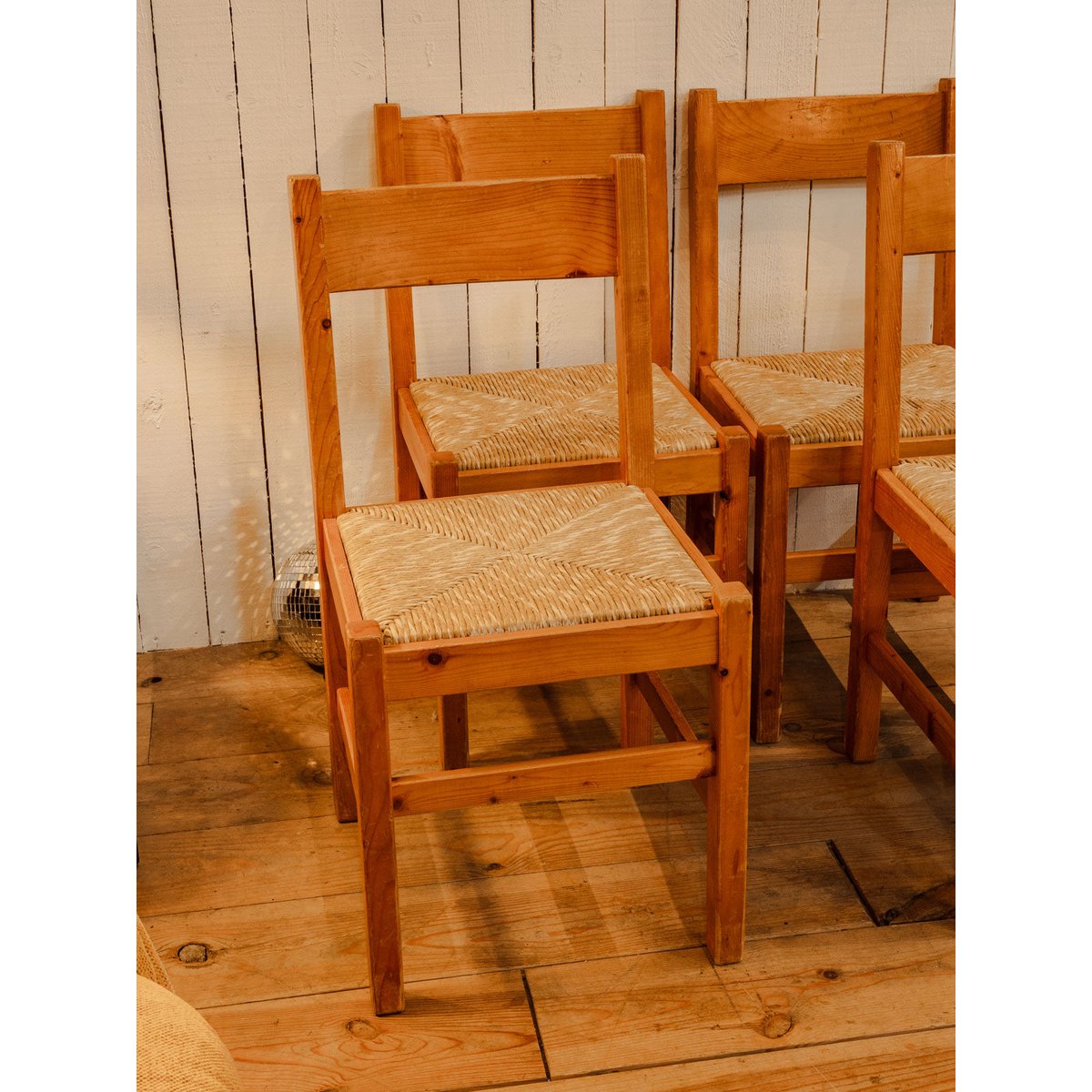 Lot de 4 chaises en bois Claude N°801 - Bon état bois, DEBONGOUT