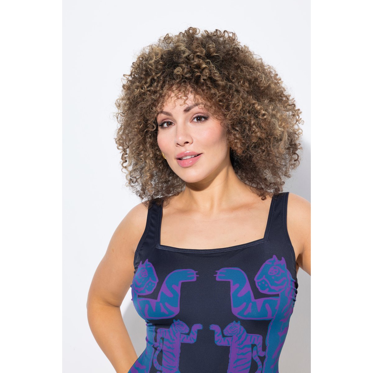 Maillot de bain à bonnets souples. Motif noir, ULLA POPKEN