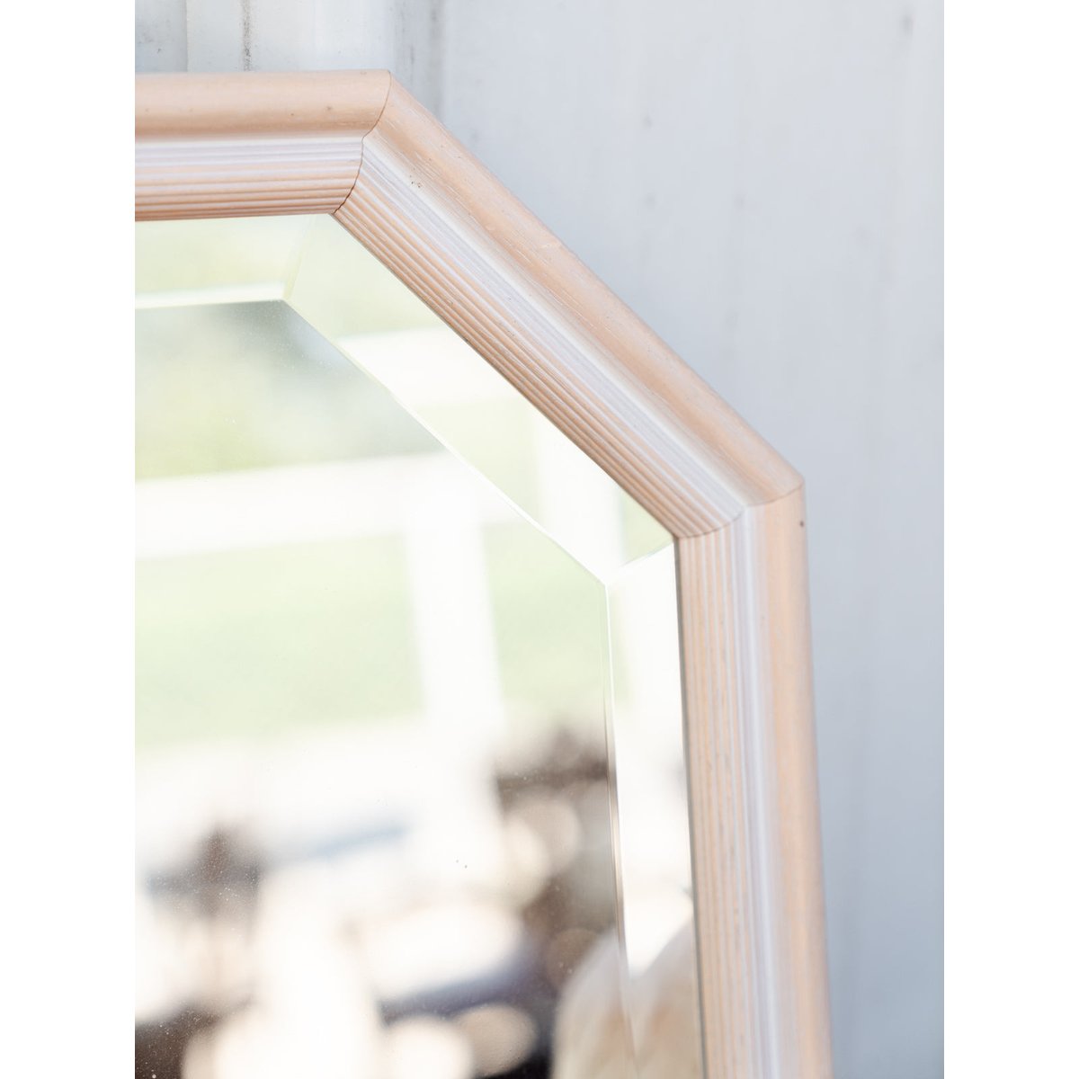 Miroir octogonal en bois beige nude Georges N°1360 - Bon état beige, DEBONGOUT
