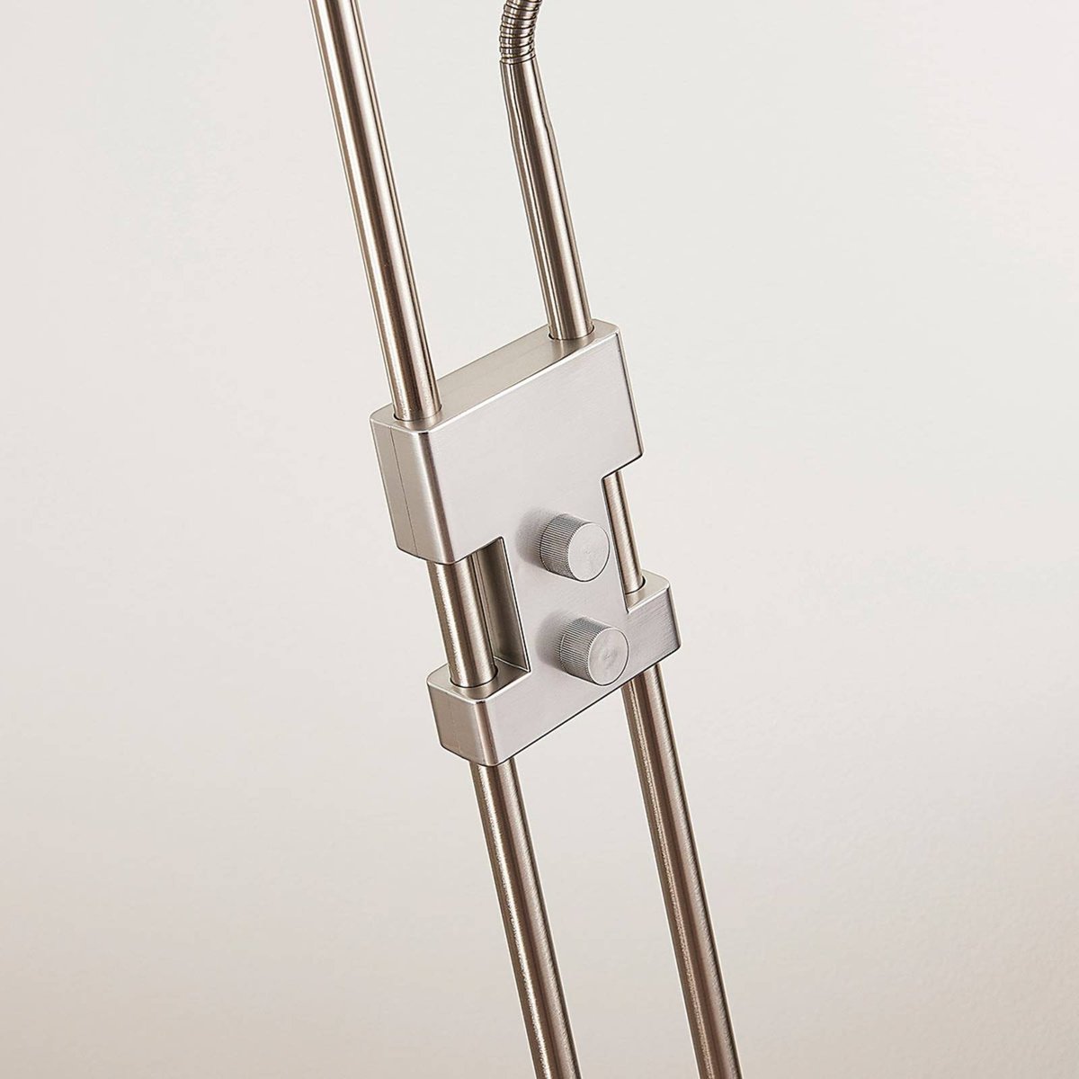 Lampadaire en métal moderneLED, Jonne nickel satiné, LINDBY