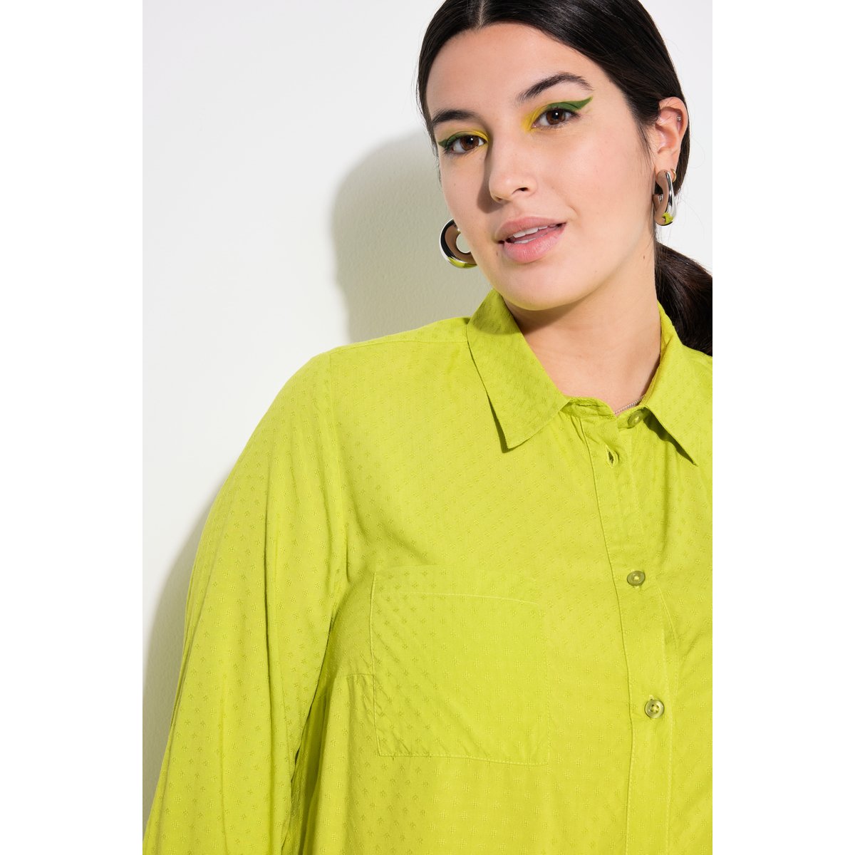 Chemisier coupe Boxy, tissu texturé jaune vert, STUDIO UNTOLD