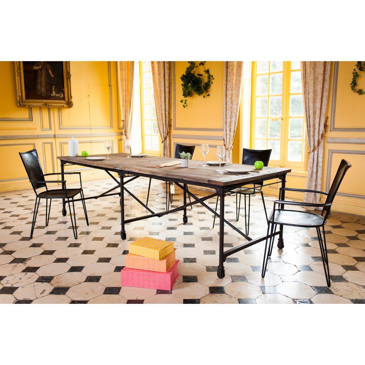 Table de tapissier en fer et orme WINDSOR bois foncé, CHEHOMA