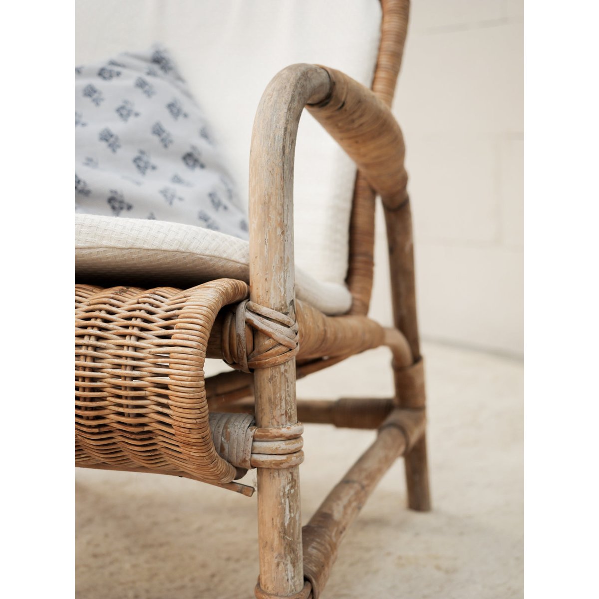 Fauteuil en osier Ernest N°1605 - Bon état bois clair, DEBONGOUT
