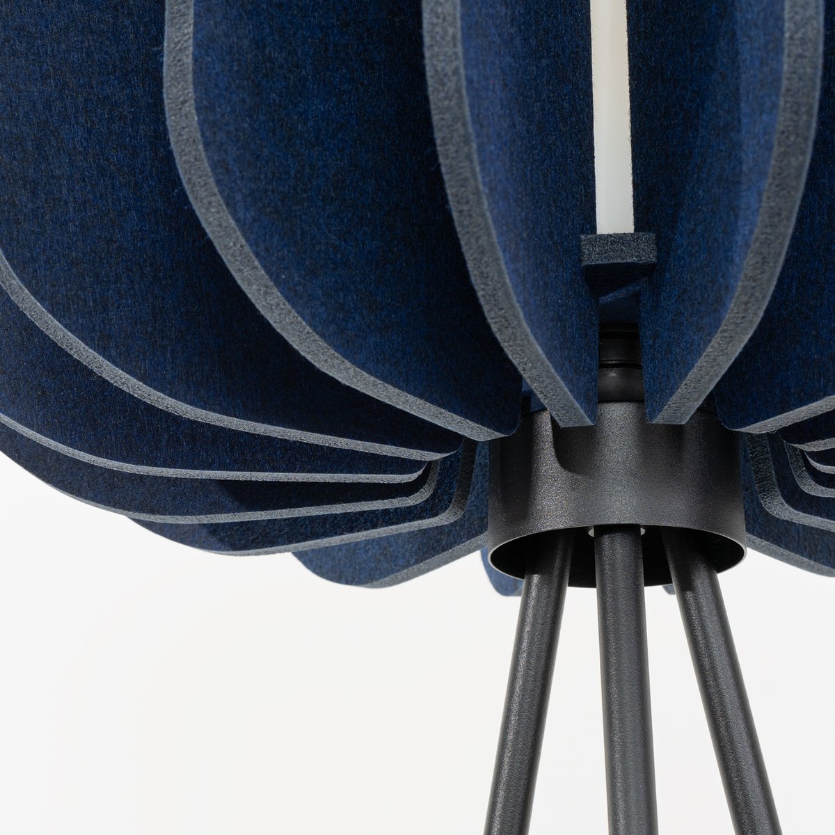 Lampadaire Feutre Bleu E27 1 Mula bleu, EDEN