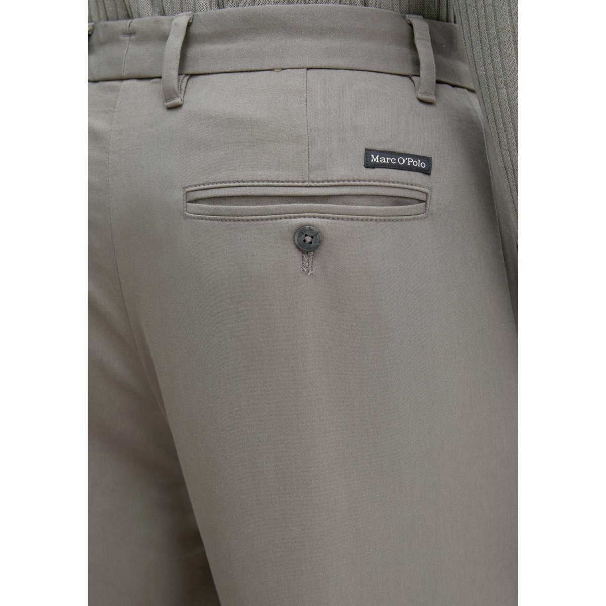 Chino modèle Bent relaxed en satin stretch de coton bio gris, MARC O'POLO