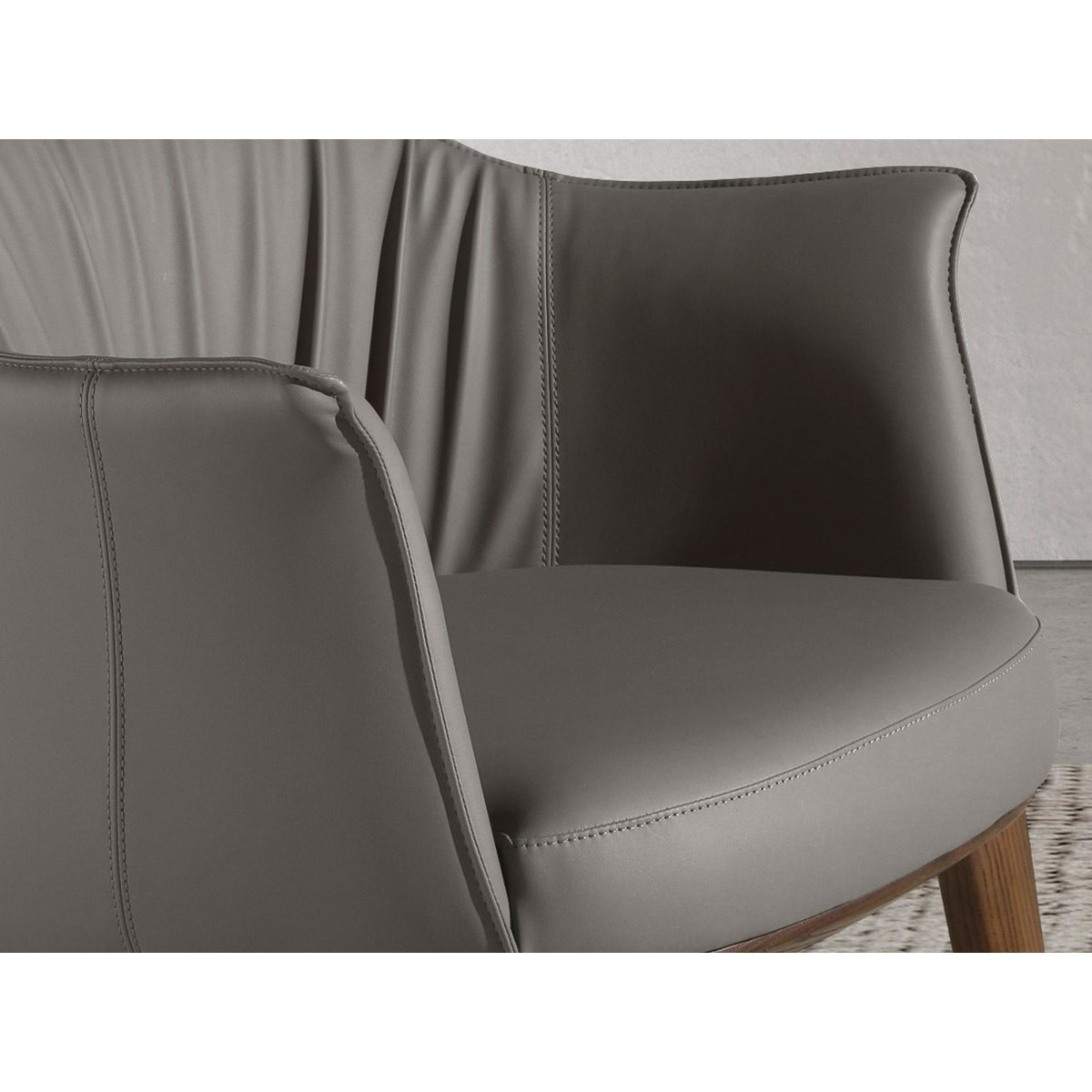 Chaise en simili cuir grise gris | noyer, ANGEL CERDA